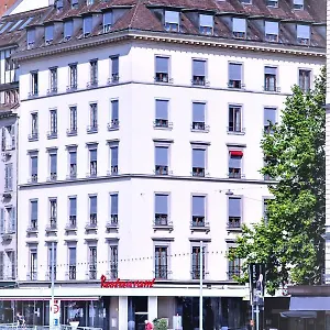 4* Otel The Ambassador